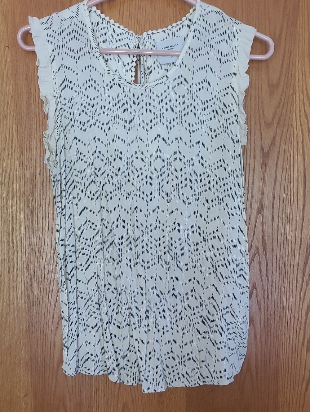 Vero Moda Cream Sleeveless Patterned Camisole